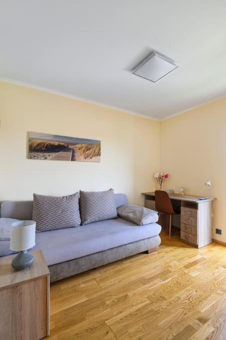Abg House Ecser Zewnętrze zdjęcie